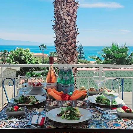 Ninfa Sul Mare Apartments - Piscina Idromassaggio 50 M E T R I Dal Mare Free Parking Capo Vaticano