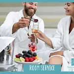 Ninfa Sul Mare Apartments - Free Swimming-Pool And Private Parking 아파트호텔 4*