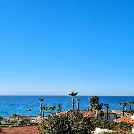 Ninfa Sul Mare - Piscina Con Area Relax E Parcheggio Gratuito 3*