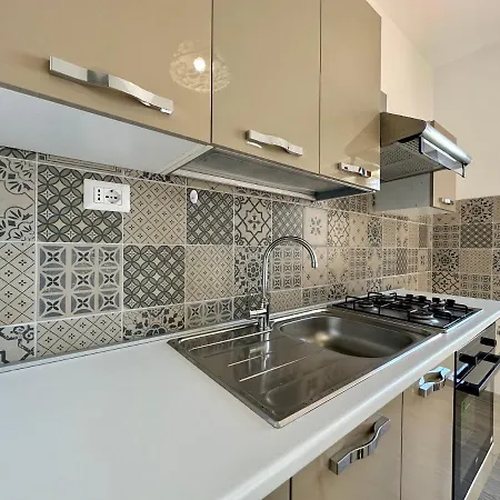 Ninfa Sul Mare Apartments 50 M E T R I Dal Mare Best Breakfast And Free Parking Appart hôtel Capo Vaticano