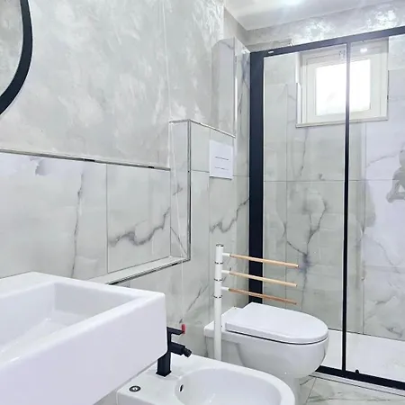 Ninfa Sul Mare Apartments - Piscina Idromassaggio 50 M E T R I Dal Mare Free Parking