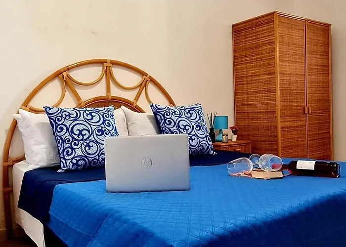 מלון דירות Ninfa Sul Mare - Piscina Idromassaggio 50 M E T R I Dal Mare Free Parking 4*