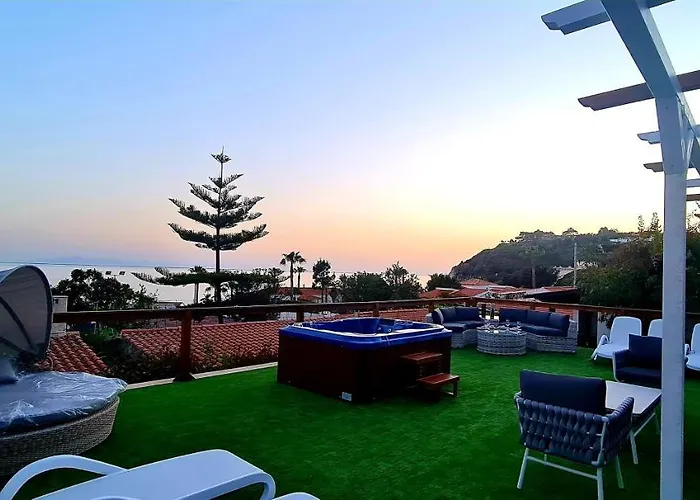 מלון דירות Ninfa Sul Mare - Piscina Idromassaggio 50 M E T R I Dal Mare Free Parking 4*