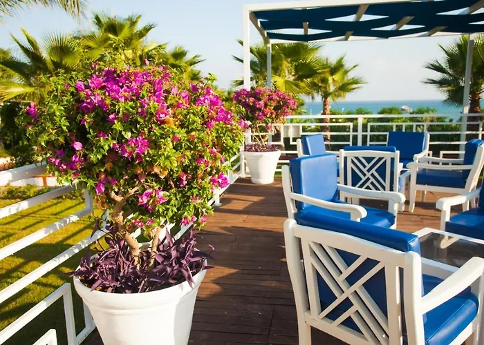 מלון דירות Ninfa Sul Mare - Piscina Idromassaggio 50 M E T R I Dal Mare Free Parking 4*