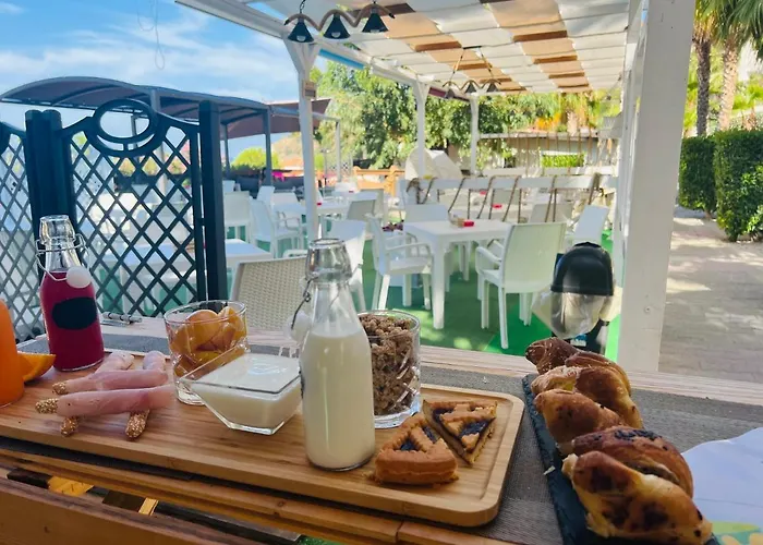 מלון דירות Ninfa Sul Mare - Piscina Idromassaggio 50 M E T R I Dal Mare Free Parking קאפו ואטיצ'אנו