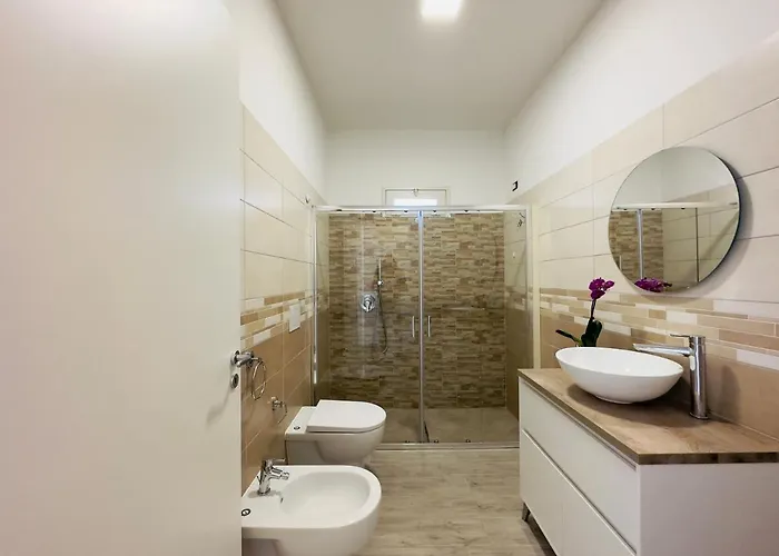 מלון דירות Ninfa Sul Mare - Piscina Idromassaggio 50 M E T R I Dal Mare Free Parking 4*