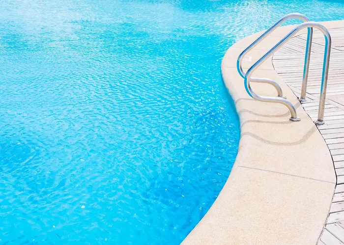 מלון דירות Ninfa Sul Mare - Piscina Idromassaggio 50 M E T R I Dal Mare Free Parking 4*